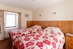 Twin bedroom